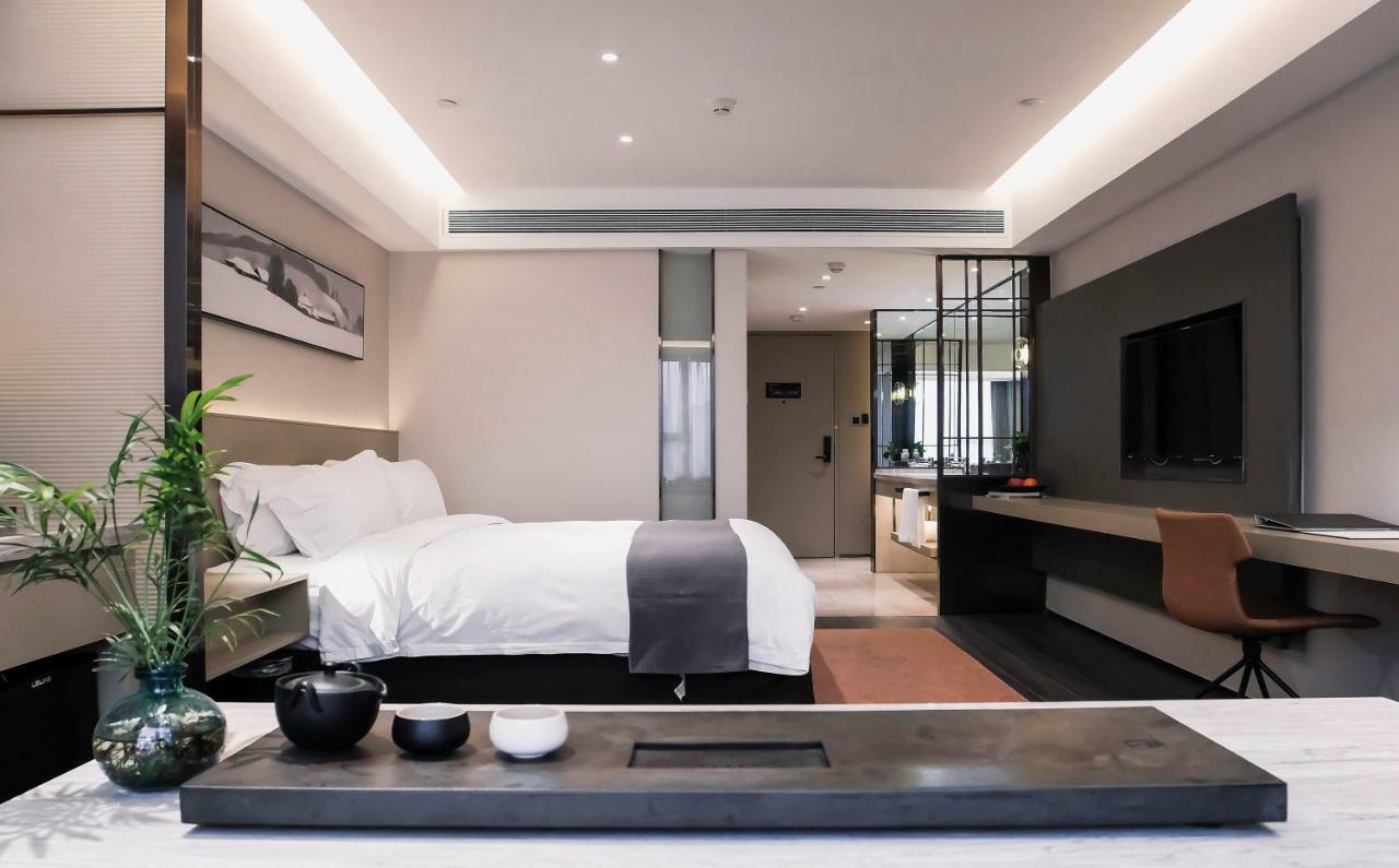 "Paradiso Boutique Suites Bangkok"