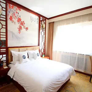 Baixiang Hotel 4*